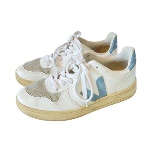 Veja V-10 Sneaker Women’s 5 Light Blue/White Lace Vegan